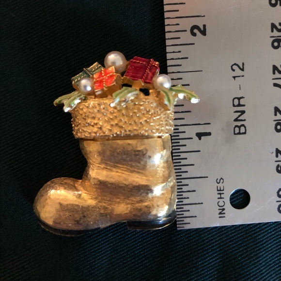 Vintage Christmas Stocking Boot Brooch - Picture 3 of 7